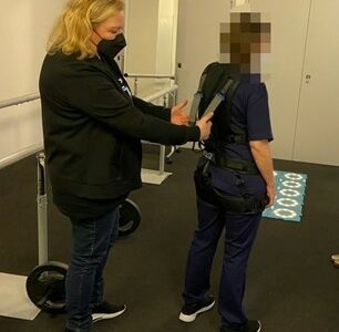 nostopukua puetaan päälle.